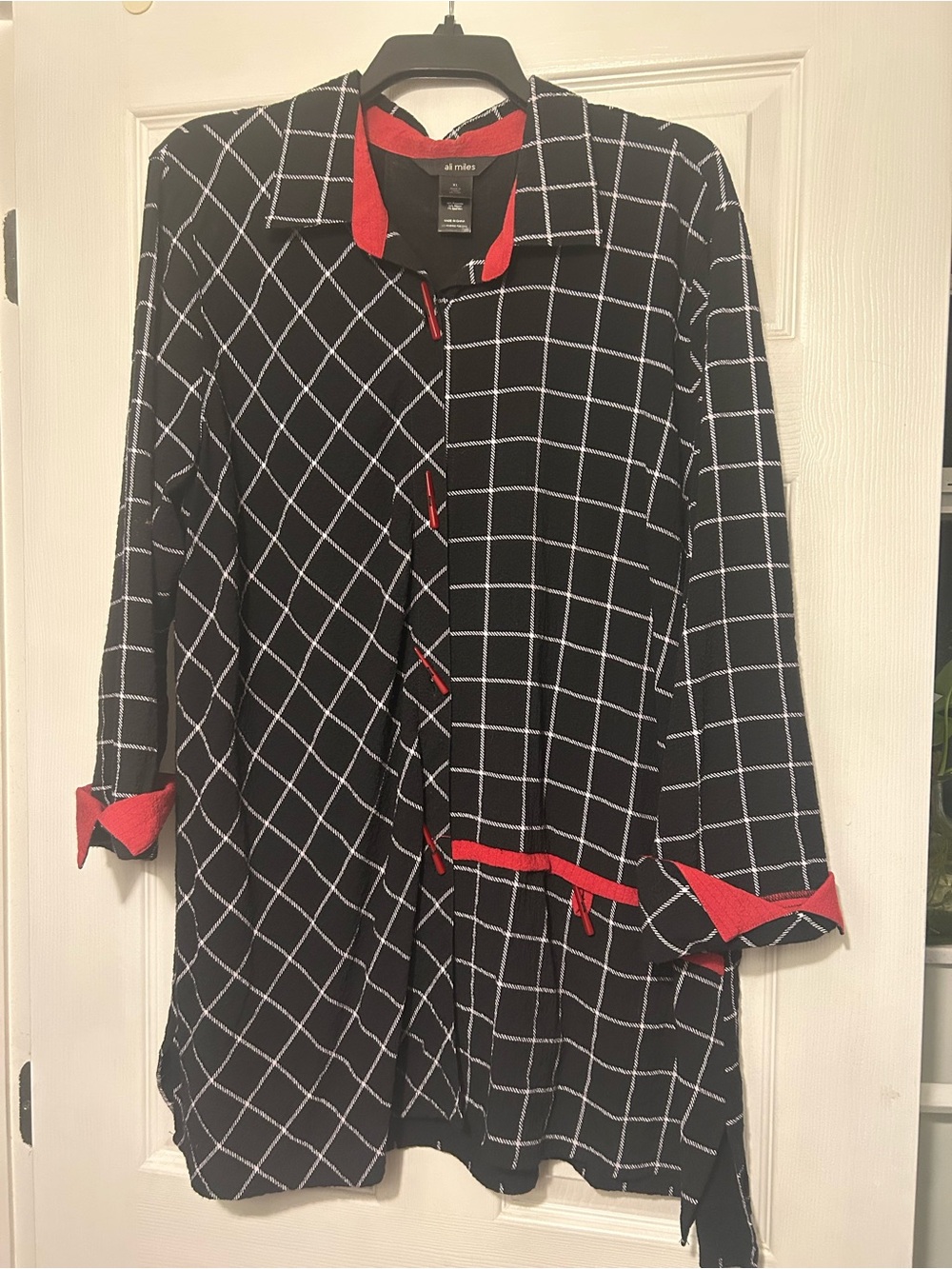Ali Miles Black Windowpane Button-Down Shirt with Red Trim